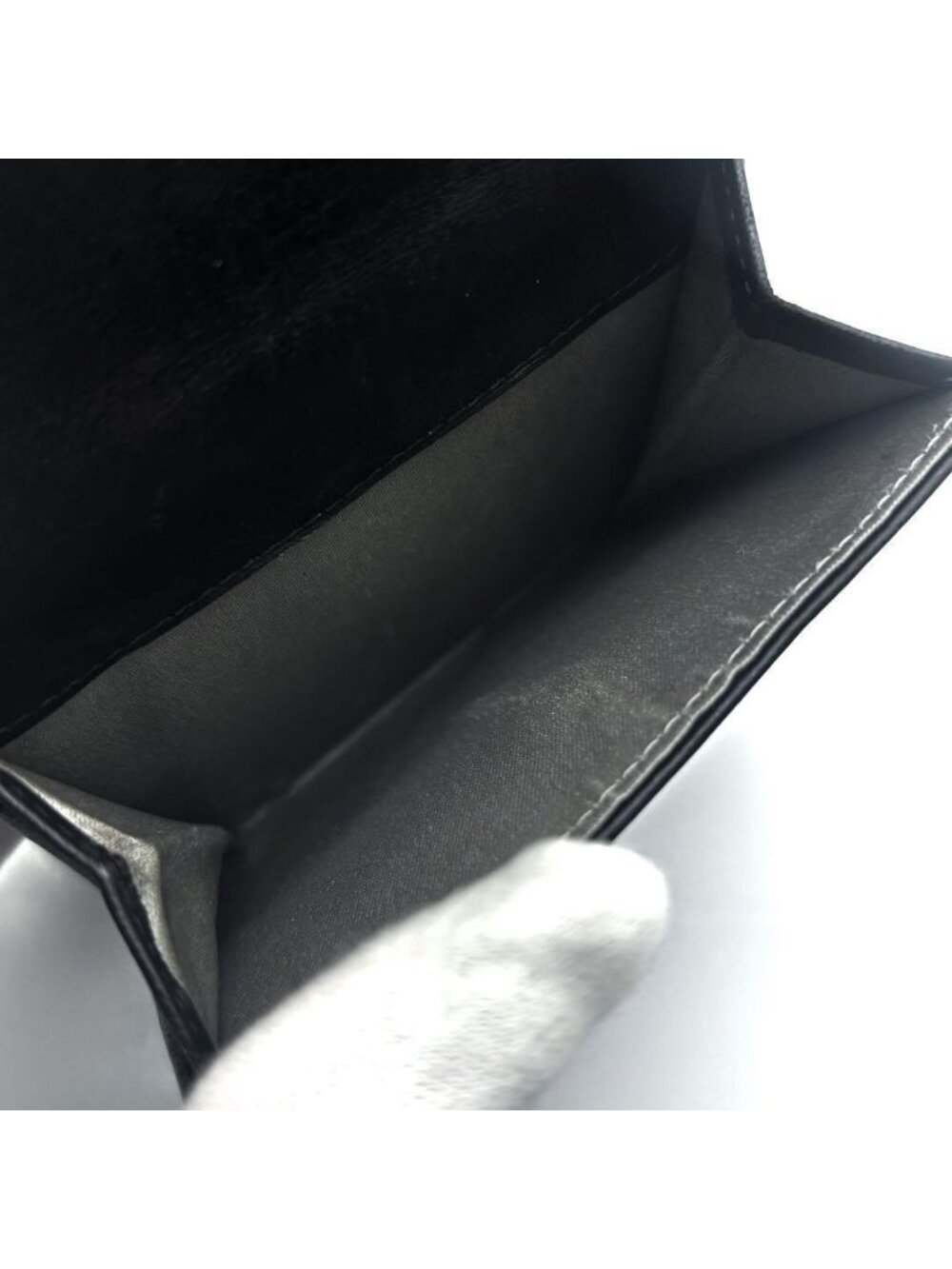 ★SOLD★ Chanel Wallet Camellia Hook Bifold - Picture 6 of 11